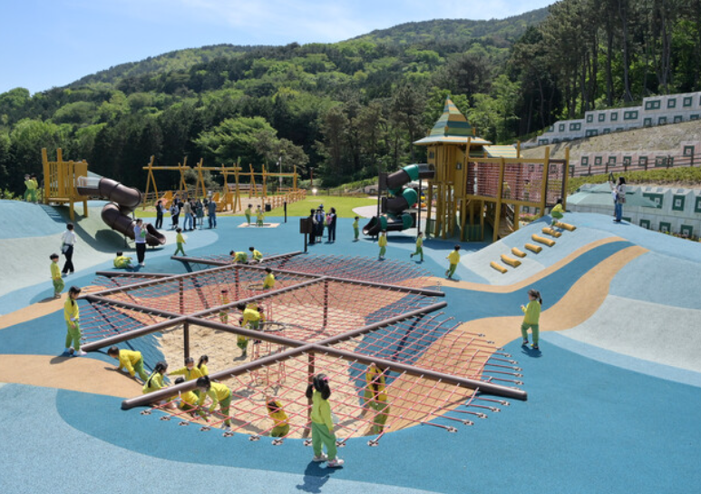 [청소년비전분과] 어린이들을 위한 안전한 놀이공간 설치